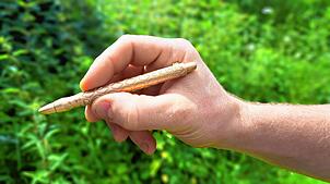Eines der vielen Black-Forest-Pen-Modelle: Der etwas kürzere Kugelschreiber aus Messing ist eines der neueren Designs. Die Stifte ...