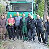 Sie haben den Mondfels untersucht (v.l.): Jonathan Hirsch (Gräfliches Haus), Martin Sernatinger (Gemeinde Bodman-Ludwigshafen), Geologe ...