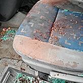 Blutspuren im Kleinbus des Opfers. Das Bild hat das mutmaßliche Opfer dem SÜDKURIER zur Verfügung gestellt, um seine Vorwürfe zu ...