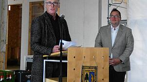 Bürgermeister Fabian Prause (rechts) dankte allen, die den Kindergartenneubau mitgetragen hatten. Architekt Frohwin Lüttin stellte die ...