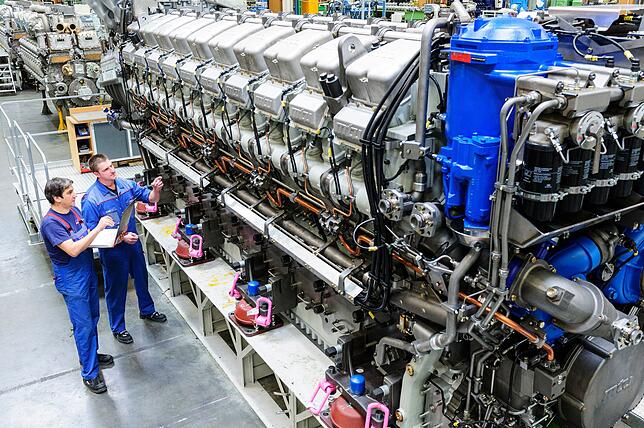 Bis zu 20 Zylinder und mehr als 10 000 PS: MTU-Schiffsmotor der 8000er Baureihe aus dem Werk in Friedrichshafen.