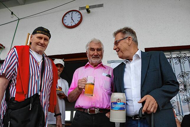 Bild 3: Beim FC Löffingen wird ordentlich gefeiert: Die besten Bilder der Party