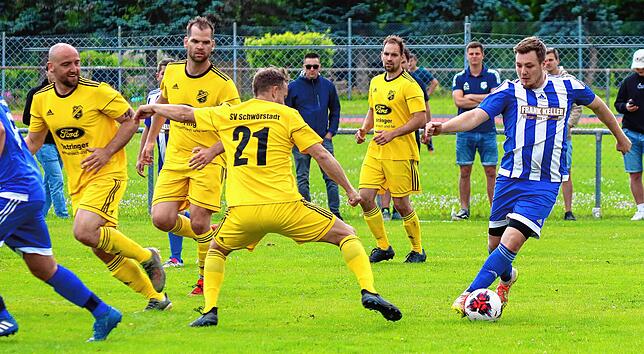Bild 20: SV Karsau verteidigt die Tabellenspitze durch ein 2:0 beim SV Schwörstadt &ndash; und wir haben Bilder!