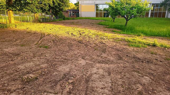 Die BMX-Bahn ist Geschichte. Nach den Einebnungsarbeiten wird laut Ortschaftsrat Gras drüber wachsen. Foto: Leutenecker
