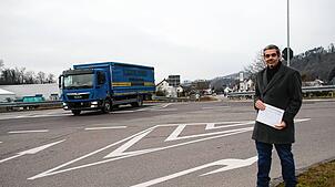 Mirko Maier, Vorsitzender der SPD Unteres Wutachtal, geht es bei der Unterschriftenaktion darum, einen gefühlten Unfallschwerpunkt an ...