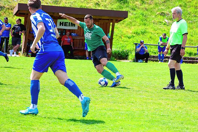 Bild 16: Der FC Kappel gewinnt mit 4:2 bei den Sportfreunden Schönenbach. Wir waren mit der Kamera dabei!