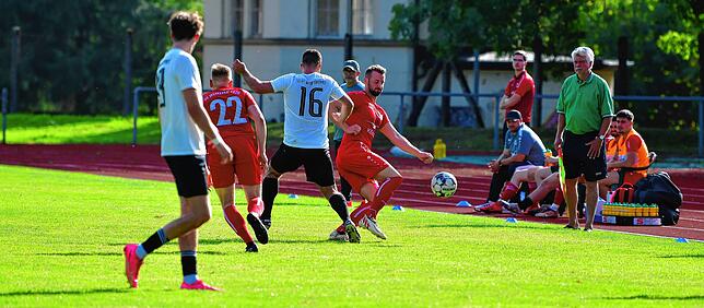 Bild 4: SG FC Wehr/Brennet besiegt den SV Jestetten mit 2:1 &ndash; und wir haben Bilder!