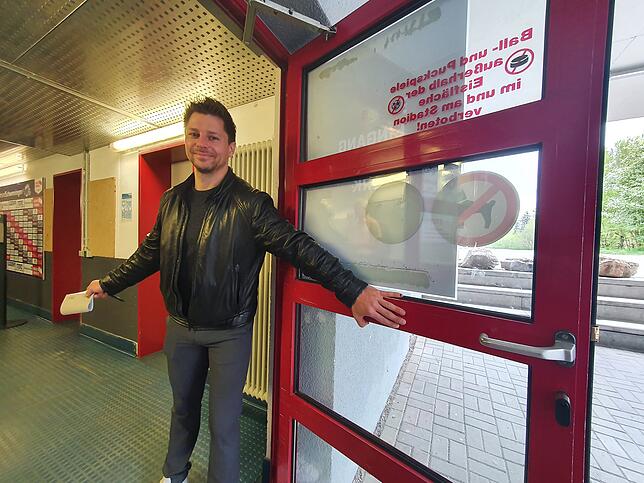 Hendrik Kolbert wird in Schwenningen am Donnerstag die Tür für die Nationalmannschaft an der Arena aufhalten.