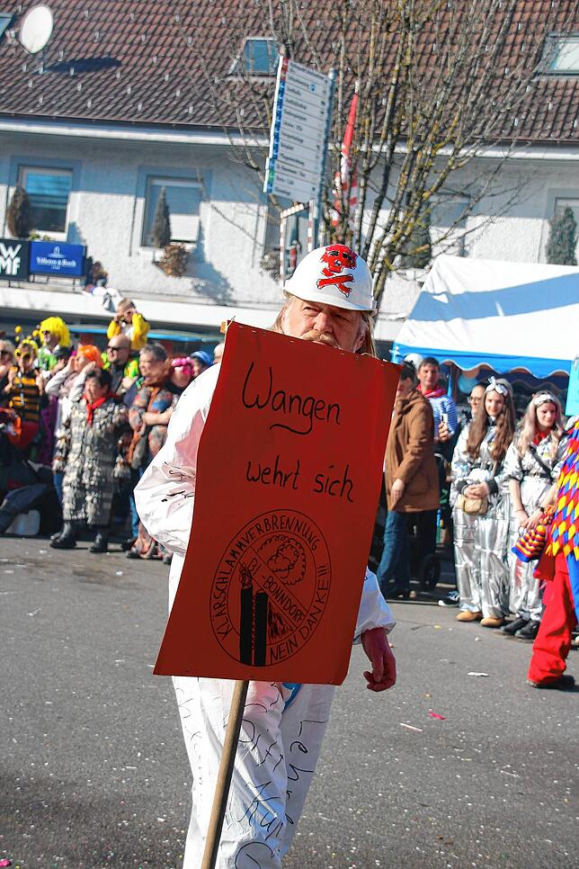 Bild 25: Bilder vom närrischen Treiben beim Treffen der Narren am Fasnachtsmontag in Stühlingen (Teil 2)