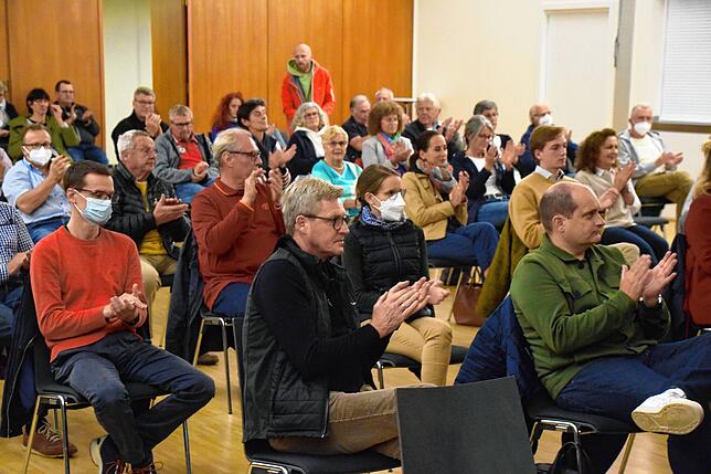 Die Einwohnerversammlung in Bodman-Ludwigshafen war gut besucht und die Bürger hatten viele Fragen.