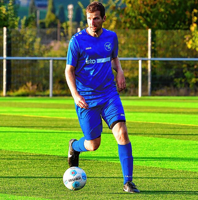 Lufthoheit: Heiko Güntert vom Meister SG Stühlingen/Weizen erzielte in der vergangenen Saison als Defensivspieler zwölf Saisontore und ...