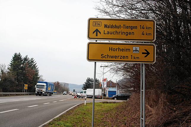 Noch gibt es aus Richtung Stühlingen kein Schild, das auf die neue Einfahrt ins Gewerbegebiet Horheim hinweist.
