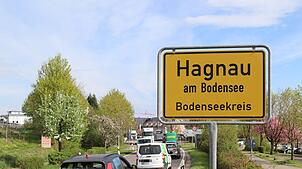 Auf der Hauptstraße in Hagnau kam es am Dienstagvormittag zu einem Unfall. Bei dem Foto handelt es sich um ein Symbolbild.