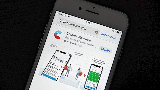 Die deutsche Corona-Warn-App ist seit Dienstag in den App-Stores von Google und Apple verfügbar.