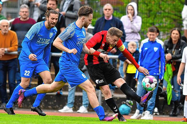 Bild 1: SV Weil gewinnt Derby gegen den FSV Rheinfelden mit 2:1 &ndash; und wir haben Bilder!