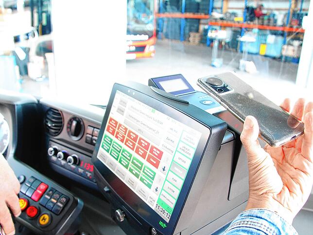 Dank der neuen Technik in den Bussen der SBG können die Nutzer von Handytickets ihren Fahrschein direkt auslesen lassen.