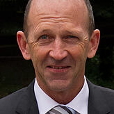 Der Amtsinhaber: Christian Behringer (57) ist Diplom-Verwaltungswirt (FH) und wurde 2010 zum Bürgermeister von Grafenhausen gewählt. Er ...