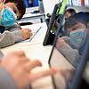 Zuerst Schulschließungen und Fernunterricht, jetzt Teil-Stillstand und Kontaktbeschränkungen: Auch für Kinder und Jugendliche hat dieses ...