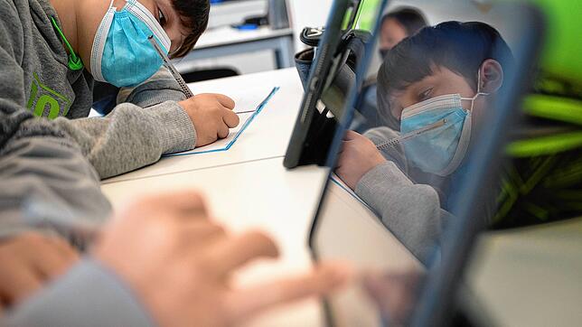 Zuerst Schulschließungen und Fernunterricht, jetzt Teil-Stillstand und Kontaktbeschränkungen: Auch für Kinder und Jugendliche hat dieses ...