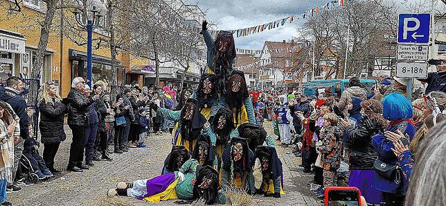 Bild 16: Der Montagsumzug in Bad Dürrheim setzt den gutgelaunten Punkt unter die diesjährige Fasnet &ndash; Teil 2