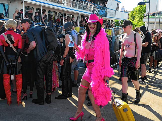Bild 7: Das Torture Ship legt wieder ab: Die besten Bilder der BDSM- und Fetischfreunde am Bodensee