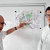 Der Stockacher Bürgermeister Rainer Stolz und Lars Heinzl, Leiter des Stadtbauamts, erläutern Probleme mit dem Anhörungsentwurf des ...