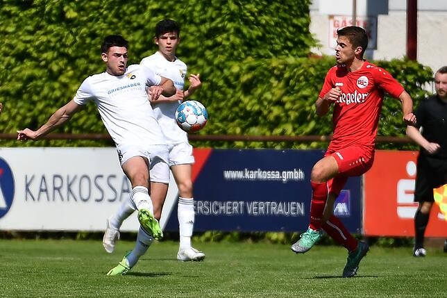Bild 2: SV 08 Laufenburg unterliegt mit 1:3 bei der Reserve des Bahlinger SC &ndash; und wir haben Bilder!