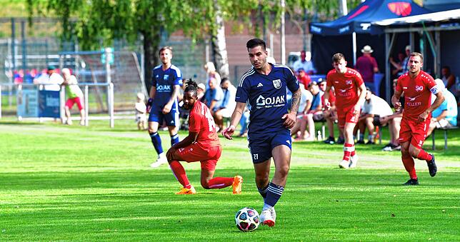 Bild 6: SV Jestetten müht sich zu einem 2:0 gegen Aufsteiger SV Blau-Weiß Murg &ndash; und wir haben Bilder!