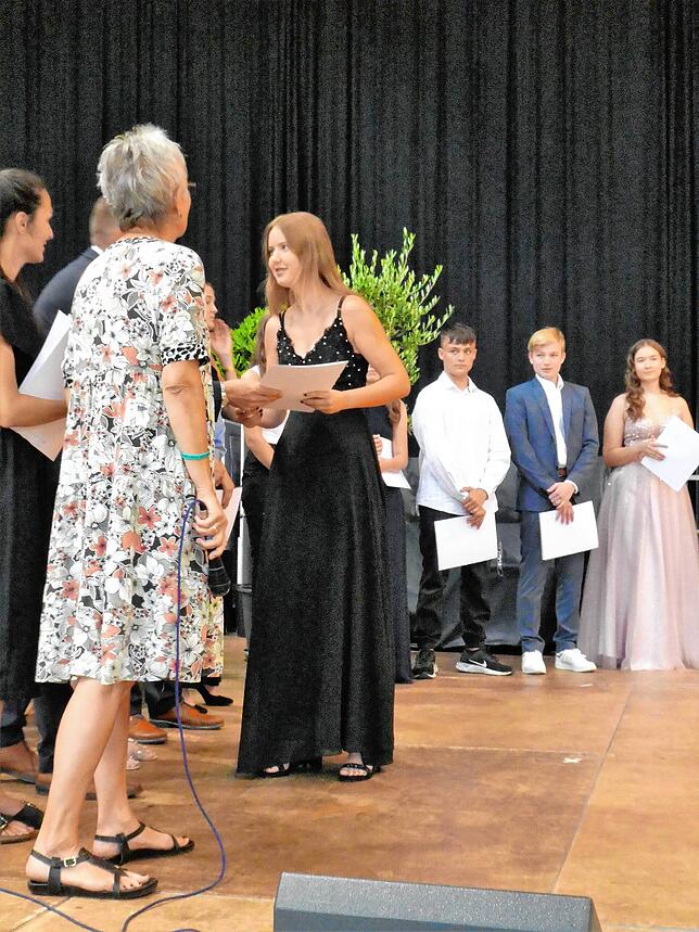 Bild 2: Bilder von der Zeugnisübergabe am Schulverbund Nellenburg Stockach &ndash; Teil 2