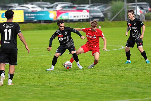 Bild 32: U19 des SC Freiburg gewinnt Test in Eggingen gegen den SV Schaffhausen mit 4:1 – wir haben Fotos!