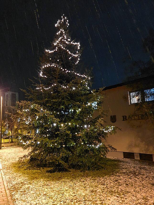 Während die meisten Menschen Weihnachten im Kreise ihrer Familien feiern, sind Kranken- und Altenpflegerinnen, Feuerwehrleute und der ...