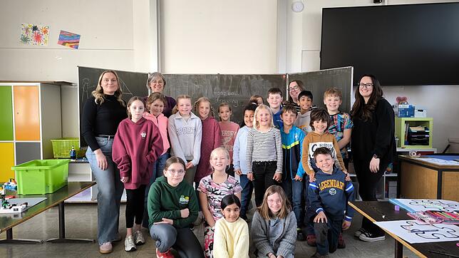 Sie genießen es, zwei Tage lang den deutschen Schulalltag kennenzulernen: britische Austauschschüler in der Stahringer Grundschule, hier ...