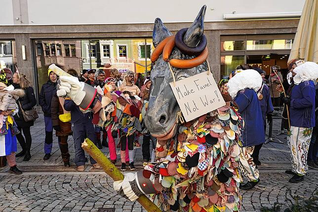 Bild 12: Glonkis, Butzesel und Hexen: Die Fasnet ruft