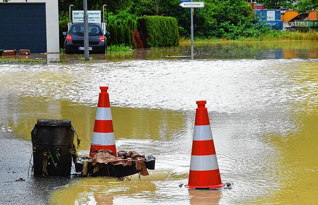 Bild 7: Bilder vom Unwetter in Markdorf: Evakuierung des Campingplatzes