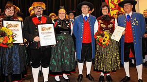 Langjähriges ehrenamtliches Engagement im Heimat- und Trachtenbund Bräunlingen wird beim Kilbigabend geehrt (von links): Elke Heine, ...
