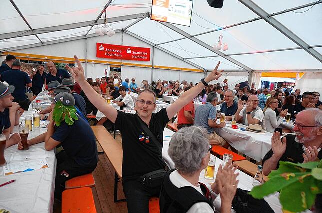 Bild 21: Chilbi: Stimmung pur im Festzelt beim Wunschkonzert