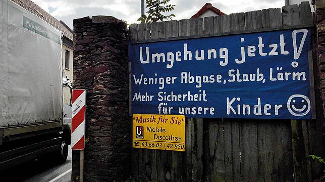 In vielen Dörfern in Deutschland fordern Anwohner Umgehungsstraßen. Aber ist das tatsächlich die Lösung?