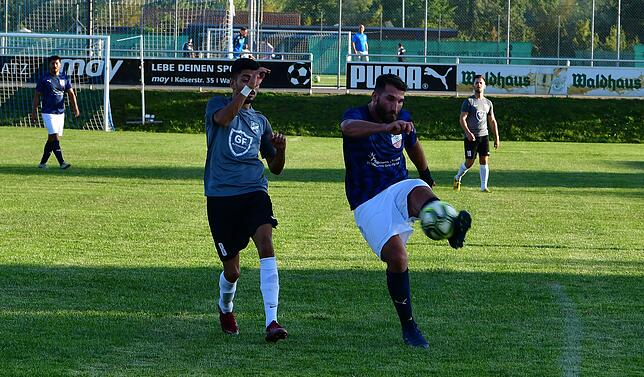 Bild 22: VfB Waldshut feiert schmeichelhaften 3:2-Sieg gegen Bosporus FC Friedlingen &ndash; und wir haben die Bilder!
