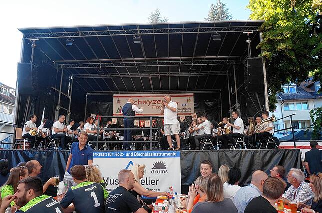 Bild 4: Wunschkonzert am Tiengener Schwyzertag – Stadtmusiker spielen groß auf (Teil 1)