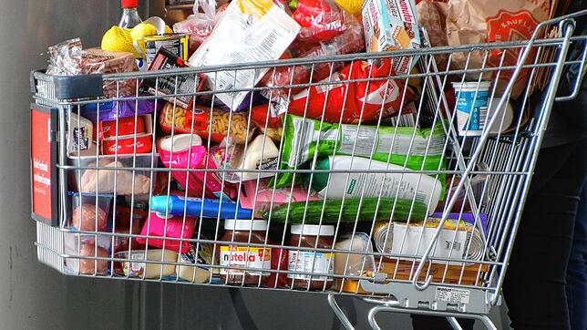 Mit einem vollen Einkaufswagen wollte ein 34-Jähriger einen Einkaufsmarkt in Bonndorf verlassen, ohne die Waren zu bezahlen. (Symbolbild)