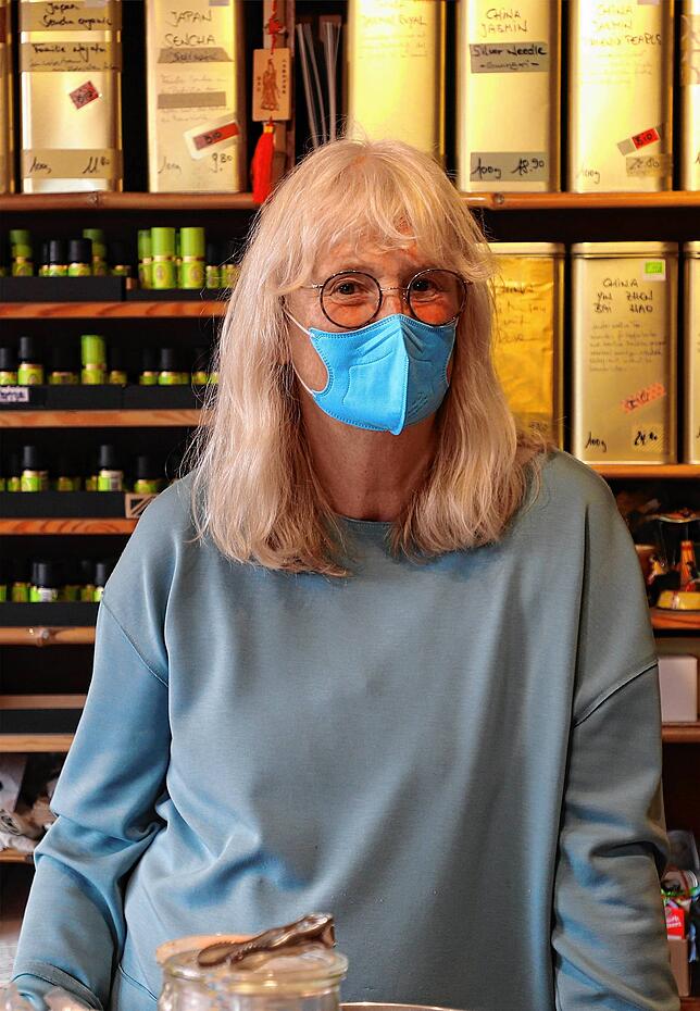 Irmgard Lerch in ihrem Laden in der Hussenstraße 43.