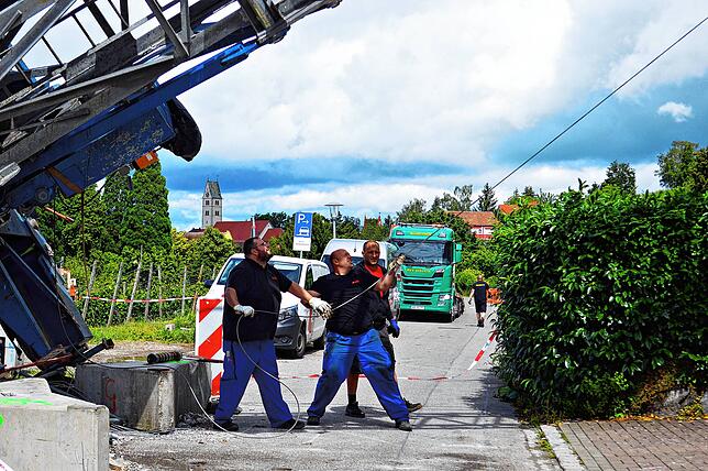 Bild 7: Nach Baukran-Unglück wegen Unwetter: Hier gibt es Bilder und Videos vom Bergungseinsatz