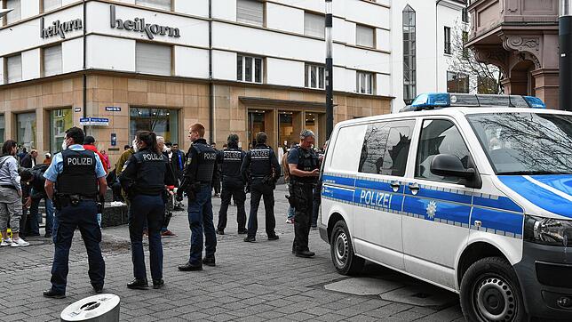 Der Großeinsatz der Polizei in Singen Ende März 2022, als Angehörige von drei syrischen Familien sich eine Massenschlägerei in der ...