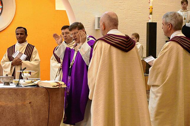 Bild 25: Die schönsten Bilder der Feier der Altarweihe in der Kirche St. Oswald in Stockach (Teil 2)