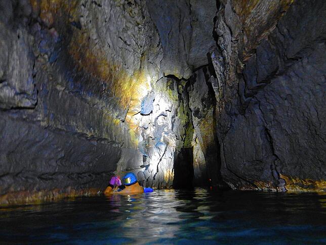 Bild 2: Wie sieht es in der Aachhöhle aus? Wir nehmen Sie mit auf einen virtuellen Tauchgang