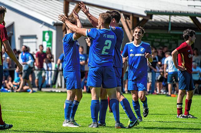 Bild 9: FC Weizen bleibt nach 2:0-Sieg beim FC Huttingen in der Kreisliga A &ndash; und wir haben Bilder