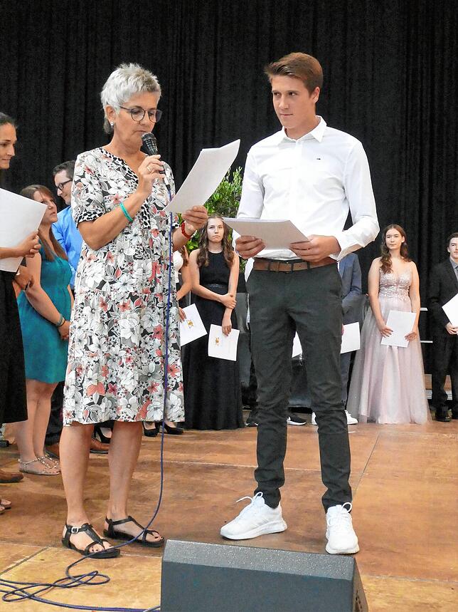 Bild 4: Bilder von der Zeugnisübergabe am Schulverbund Nellenburg Stockach &ndash; Teil 3