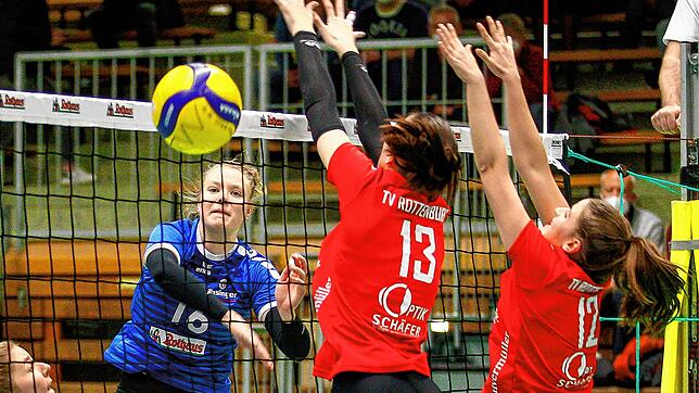 Beim Spiel gegen Freiburg kehrt Pauline Kemper (links) wieder ins Villinger Team zurück. Sie hatte zuletzt aufgrund von Rückenproblemen ...