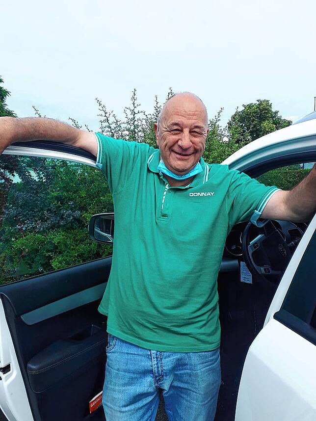 Freude ist groß: Gerhard von Allmen aus Stein genießt die Möglichkeit in Deutschland einzukaufen in vollen Zügen.