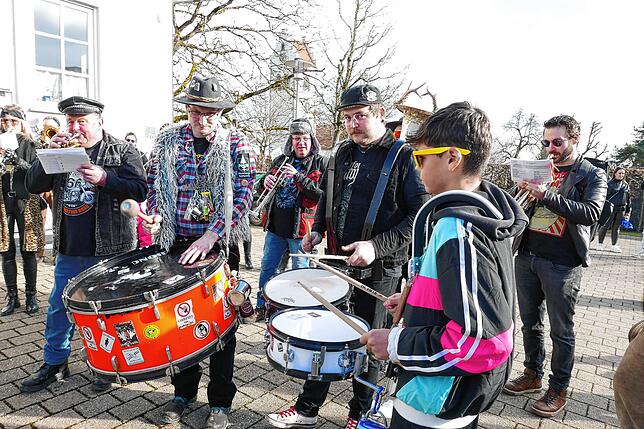 Bild 11: In Wittenhofen, Roggenbeuren und Limpach wird der Narrenbaum aufgestellt – Teil 1!